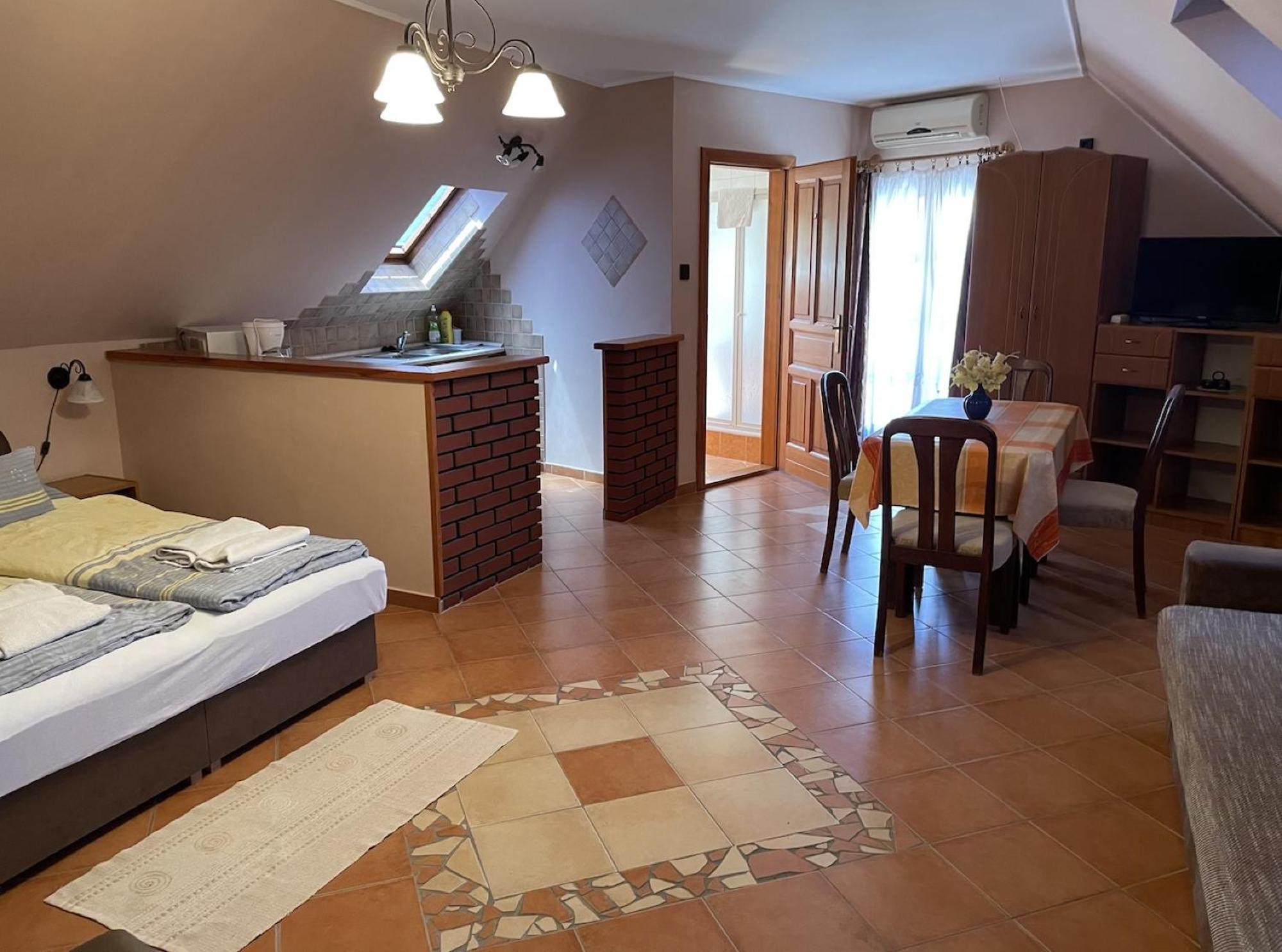 Rozmann Family Panzio & Apartmanhaz * Sarvar