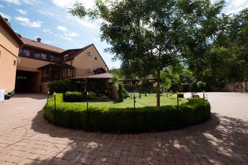 Rozmann Family Panzio & Apartmanhaz
